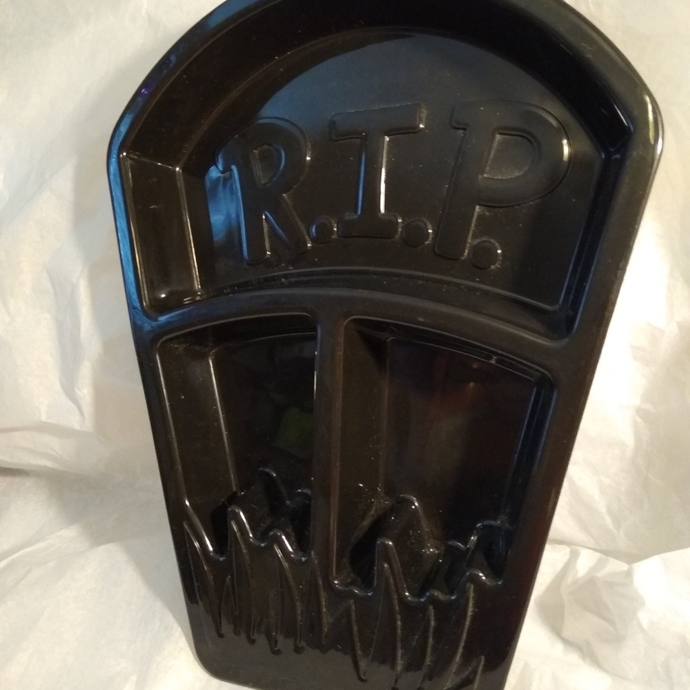 Black RIP Tombstone Tray Target